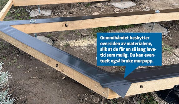 Isolert anneks: Bærende konstruksjon til terrasse i isolert anneks gjøres ferdig Isolert anneks: Den bærende konstruksjonen til terrasse i isolert anneks gjøres ferdig